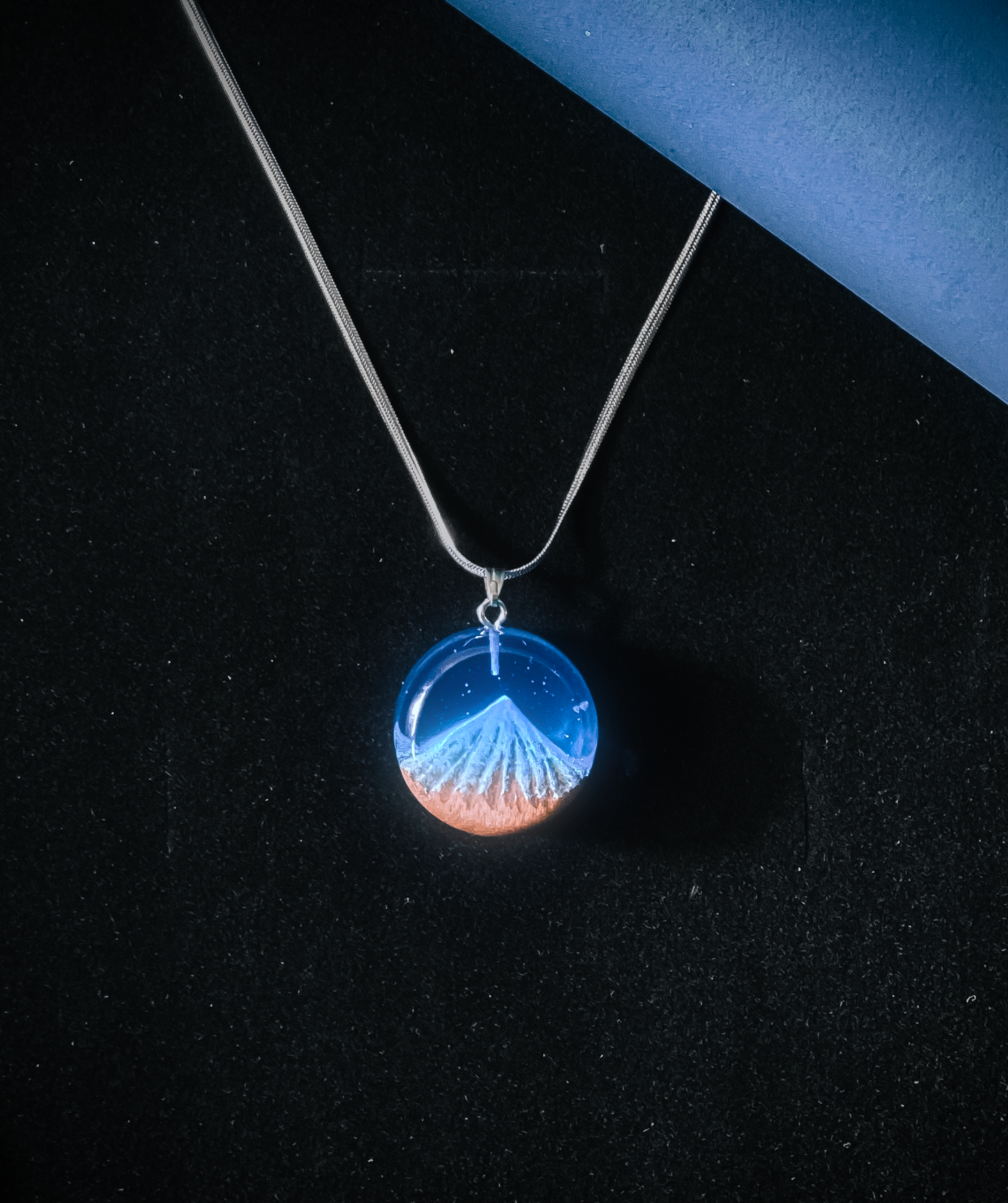 Everest Pendant (Night-Glow)